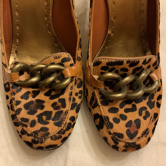 BCBGirls leopard print calf hair pumps with chain detail size 9 - Picture 3 of 8